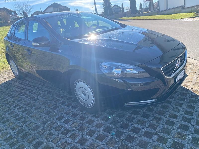 Gebraucht Volvo V40 Kinetic 115 PS (84 kW) 2014