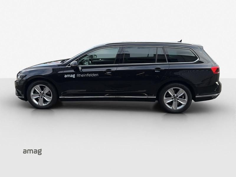 Gebraucht VW Passat Elegance 200 PS (147 kW) 2022 Deepblack perleffekt Kombi