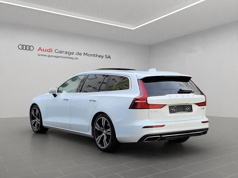 Gebraucht Volvo V60 Inscription 310 PS (228 kW) 2018 Kombi