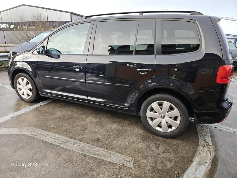 Gebraucht VW Touran Comfortline 140 PS (102 kW) 2010 Van / Kleinbus