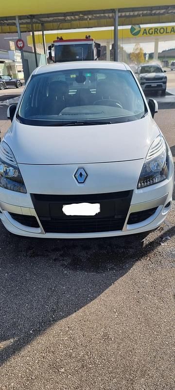 Gebraucht 2011 Renault Scénic III Dynamique Van / Kleinbus | CHF 7’500 - Bild 1/4