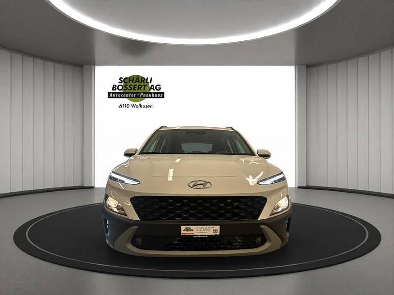 Gebraucht Hyundai Kona 141 PS (103 kW) 2022 Weiss SUV