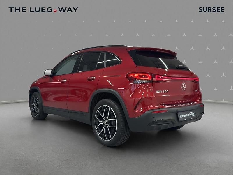 Gebraucht Mercedes EQA300 AMG line 168 kW (229 PS) 2022 Rot SUV