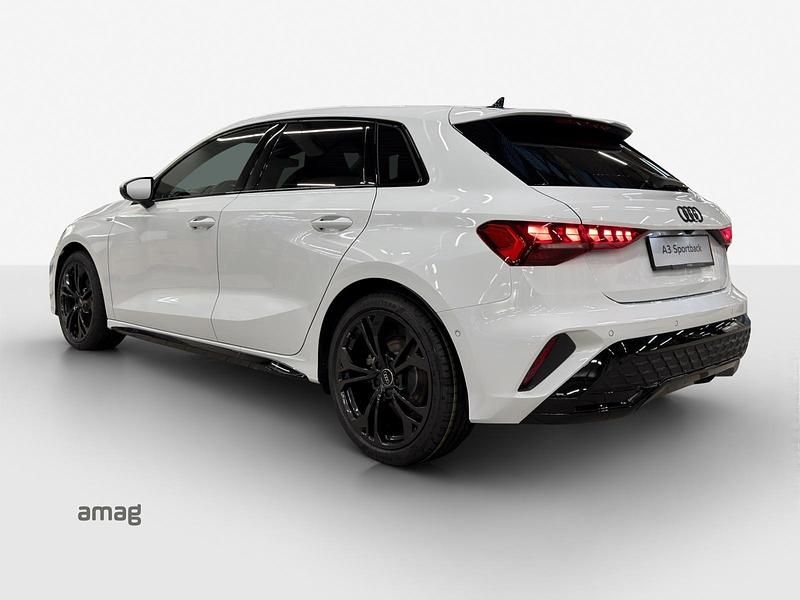 Neu Audi A3 Attraction 150 PS (110 kW) 2025 Gletscherweiss metallic Limousine