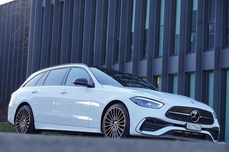 Gebraucht Mercedes C220 AMG line 200 PS (147 kW) 2024