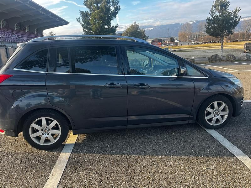 Gebraucht Ford Grand C-Max Titanium 140 PS (102 kW) 2013 Van / Kleinbus