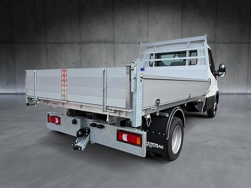 Gebraucht Iveco Daily 155 PS (114 kW) 2024 Weiss Limousine