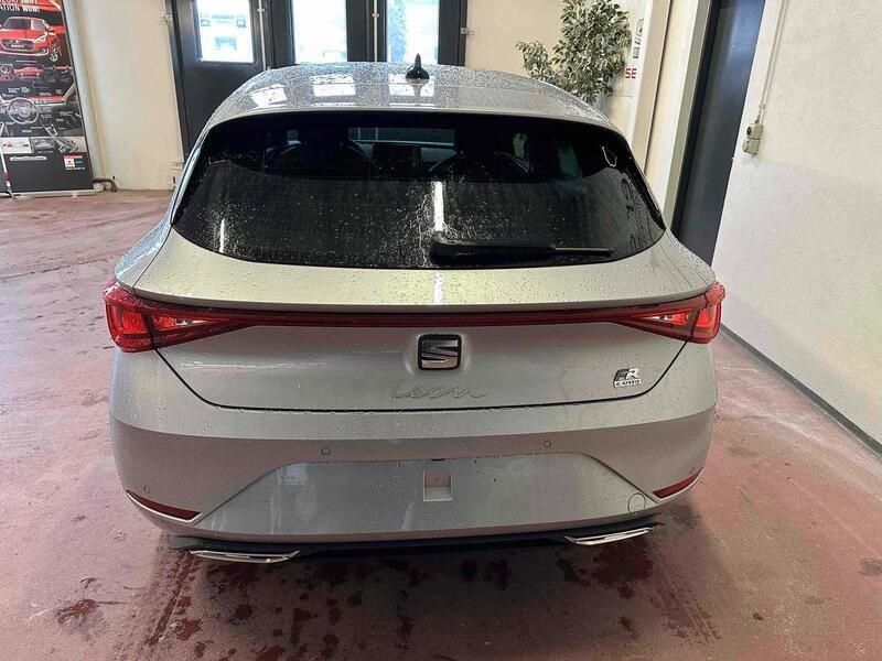 Gebraucht Seat Leon FR 205 PS (150 kW) 2023 Silber Limousine