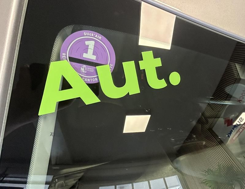 Gebraucht Opel Karl Excite 75 PS (55 kW) 2017 Grau Kleinwagen