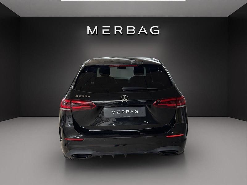 Gebraucht Mercedes B250e AMG line 160 PS (117 kW) 2022 Schwarz Van / Kleinbus