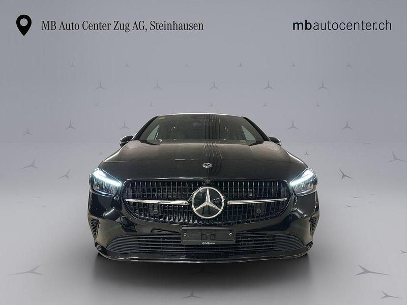 Gebraucht Mercedes B200 Progressive 177 PS (130 kW) 2025 Schwarz Van / Kleinbus