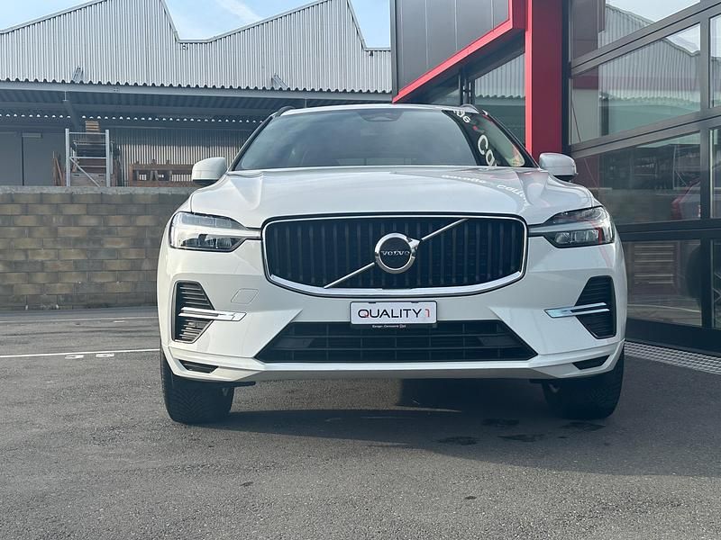 Gebraucht Volvo XC60 Momentum 250 PS (183 kW) 2021 SUV