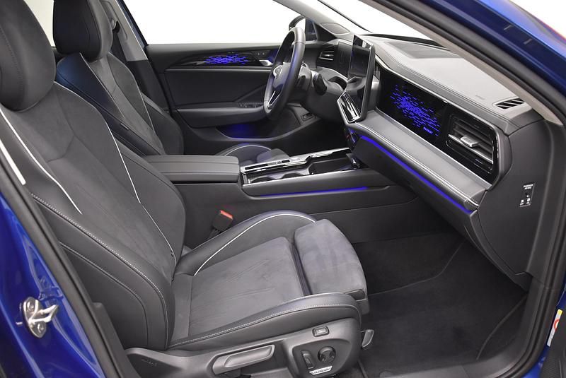 Gebraucht VW Passat Elegance 193 PS (141 kW) 2025 Kombi