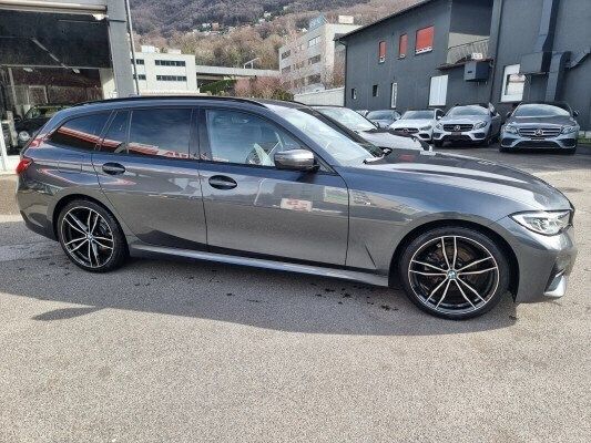 Grau Gebraucht 2020 BMW 320 M Sport Kombi | CHF 29’990 (Teuer) - Bild 1/4