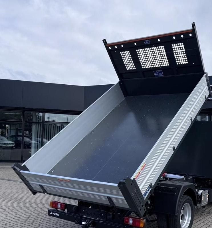 Gebraucht Mitsubishi Canter 150 PS (110 kW) 2024