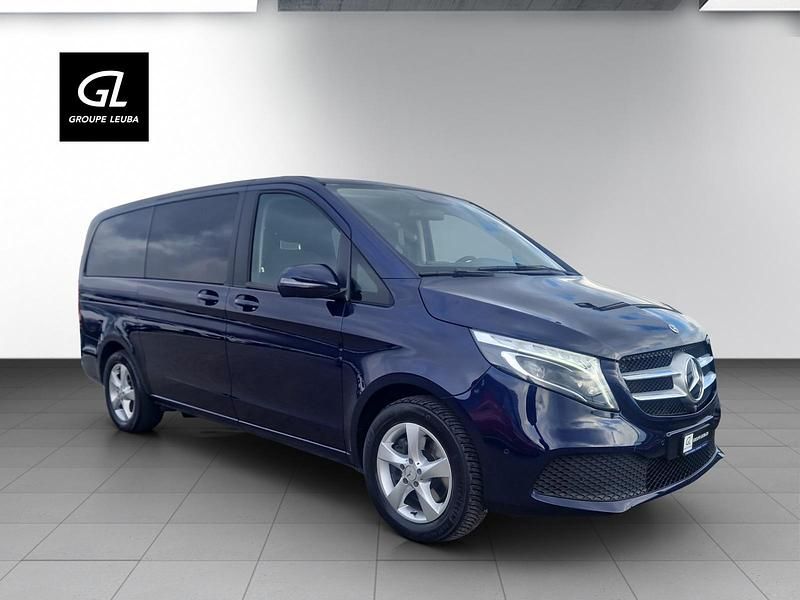 Gebraucht Mercedes V220 163 PS (119 kW) 2021 Blau Van / Kleinbus