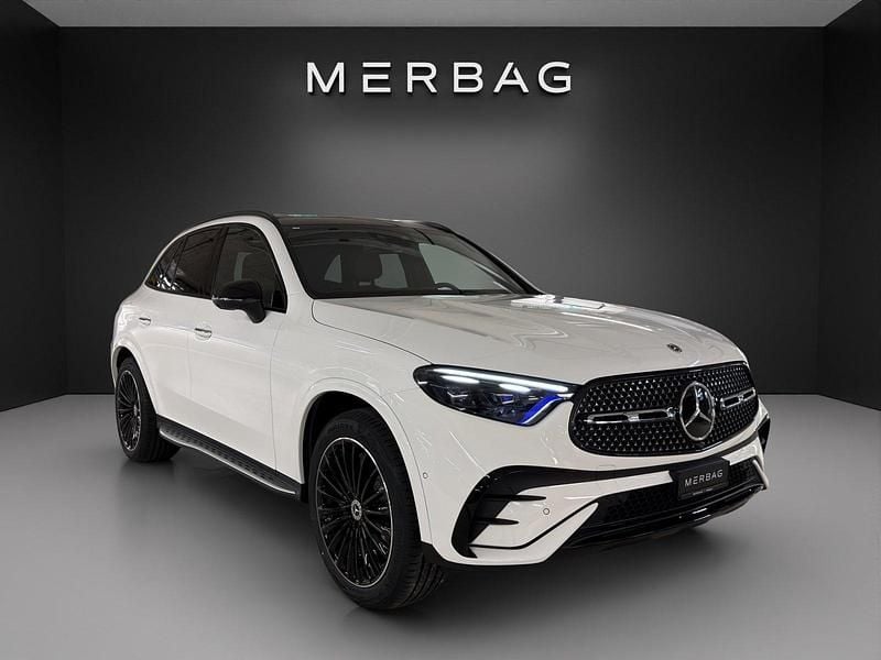 Weiss Neu 2025 Mercedes GLC300e SUV | CHF 83’900 - Bild 1/4