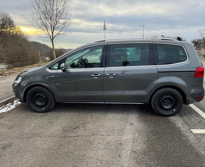 Gebraucht VW Sharan Comfortline 140 PS (102 kW) 2015 Van / Kleinbus