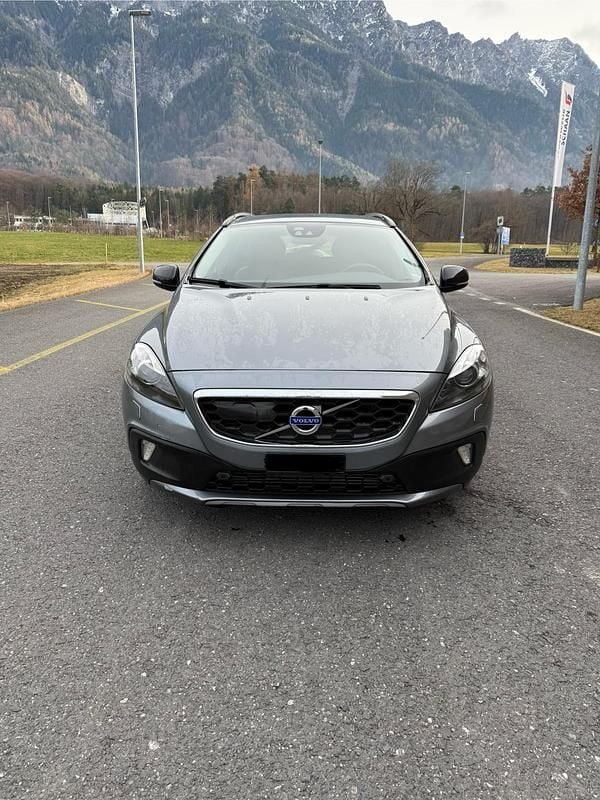 Gebraucht 2015 Volvo V40 CC Summum Kombi | CHF 11’900 (Fairer Preis) - Bild 1/4