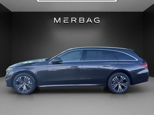 Neu Mercedes E220 197 PS (144 kW) 2025 Grau Kombi