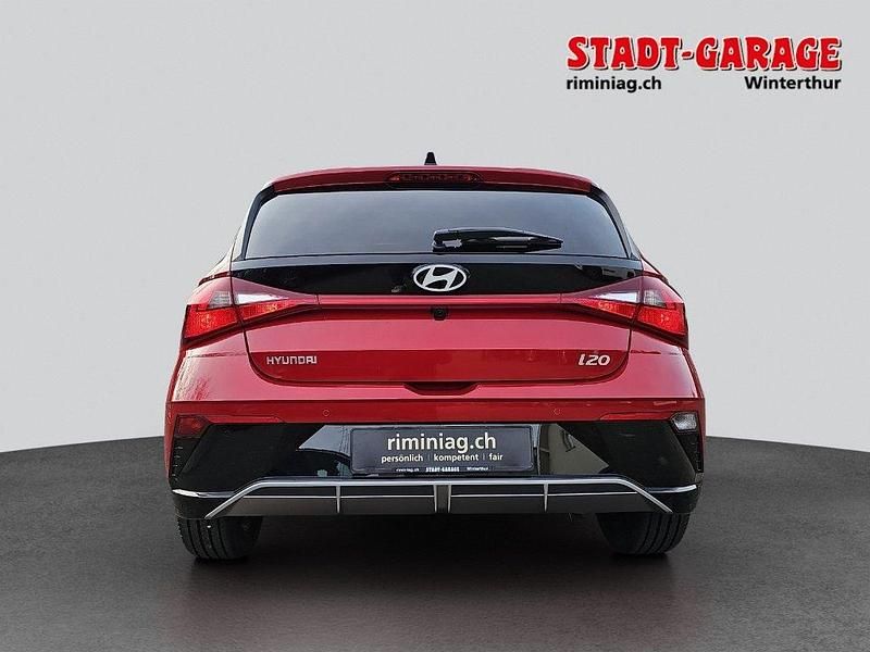 Gebraucht Hyundai i20 101 PS (74 kW) 2024 Rot Limousine