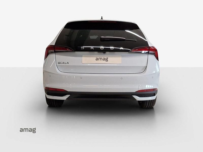 Neu Skoda Scala Dynamic 150 PS (110 kW) 2026 Moon weiss, metallic Kleinwagen