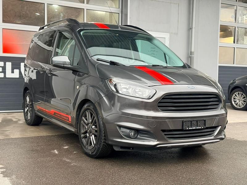 Gebraucht Ford Tourneo Courier Sport 100 PS (73 kW) 2017 Van / Kleinbus