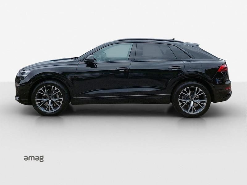Gebraucht Audi Q8 Ambiente 394 PS (289 kW) 2024 Mythosschwarz metallic SUV