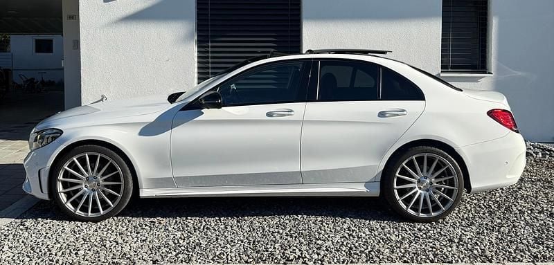 Gebraucht Mercedes C220 AMG line 194 PS (142 kW) 2021