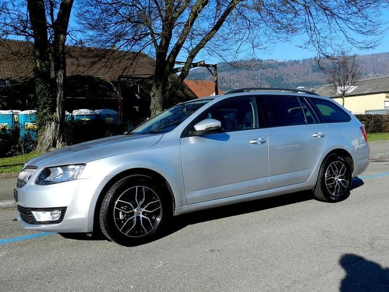 Gebraucht Skoda Octavia Ambition 110 PS (80 kW) 2015 Kombi