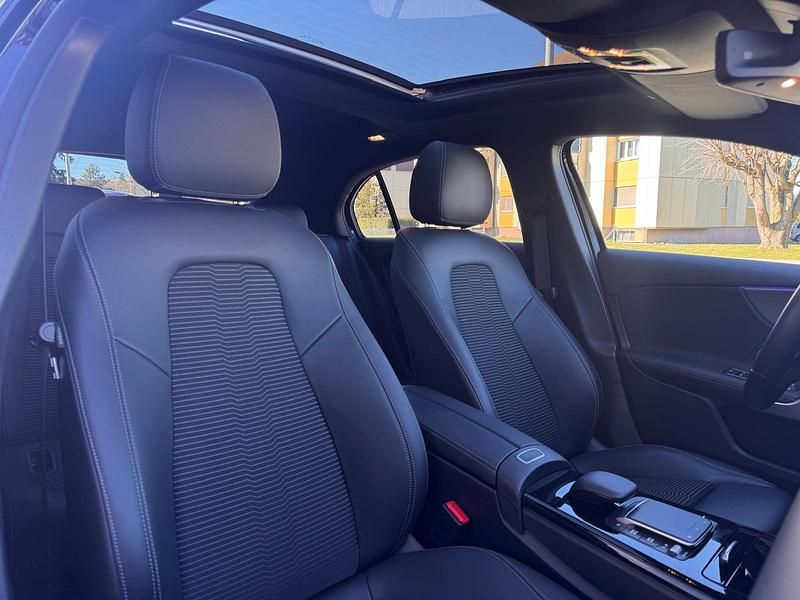 Gebraucht Mercedes A180 136 PS (100 kW) 2022