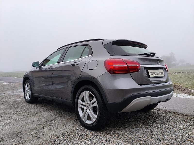 Gebraucht Mercedes GLA200 136 PS (100 kW) 2018 Grau SUV