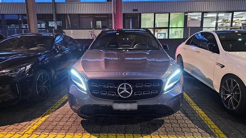 Gebraucht Mercedes GLA200 Night 156 PS (114 kW) 2019 SUV