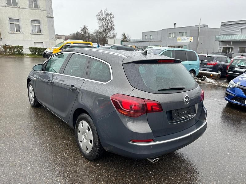 Gebraucht Opel Astra Sport 140 PS (102 kW) 2013