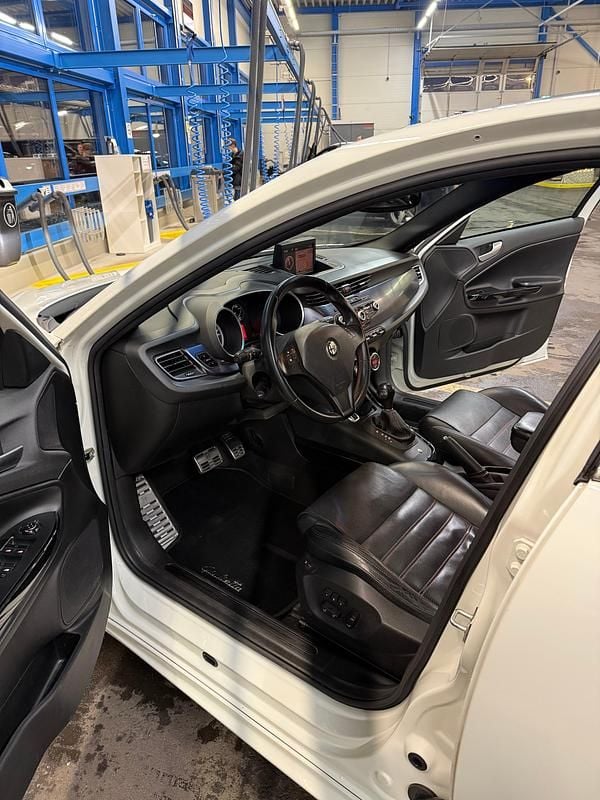 Gebraucht Alfa Romeo Giulietta Distinctive 170 PS (125 kW) 2011 Kleinwagen