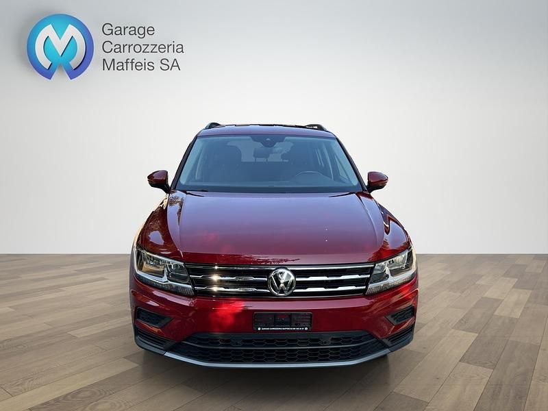 Gebraucht VW Tiguan Allspace Trendline 150 PS (110 kW) 2019 Rot SUV
