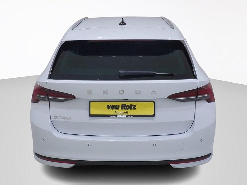 Neu Skoda Octavia Lounge 150 PS (110 kW) 2025 Weiss Kombi
