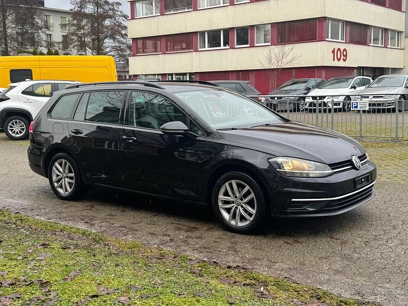 Gebraucht VW Golf VII Comfortline 115 PS (84 kW) 2019