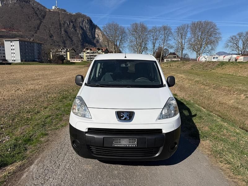 Gebraucht Peugeot Partner 98 PS (72 kW) 2011