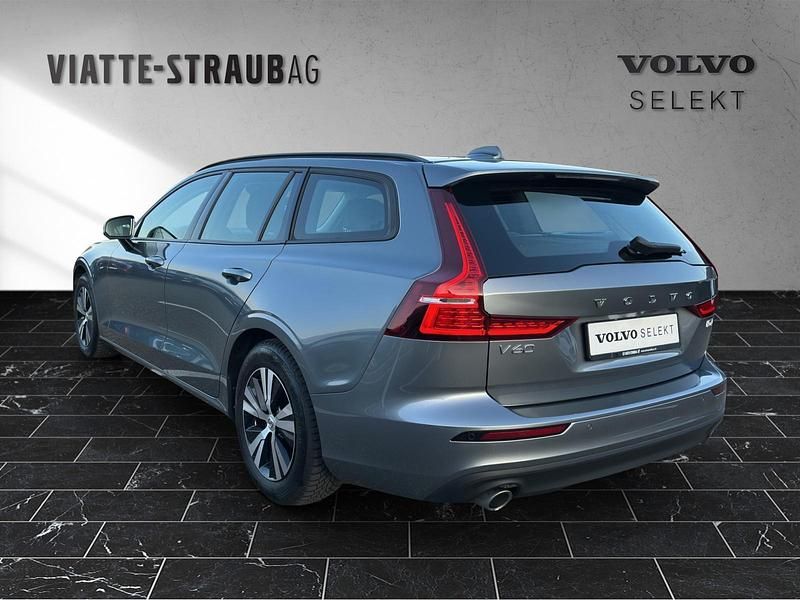 Gebraucht Volvo V60 Momentum 190 PS (139 kW) 2018 Anthrazit Kombi