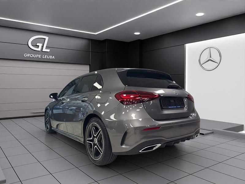 Neu Mercedes A200 Night 163 PS (119 kW) 2025 Grau Limousine