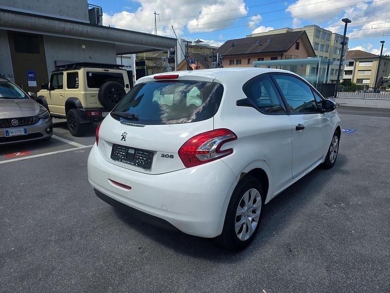 Gebraucht Peugeot 208 Access 68 PS (50 kW) 2013 Kleinwagen