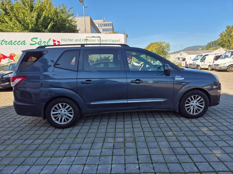 Gebraucht Ssangyong (KGM) Rodius Quartz 155 PS (114 kW) 2014 Van / Kleinbus
