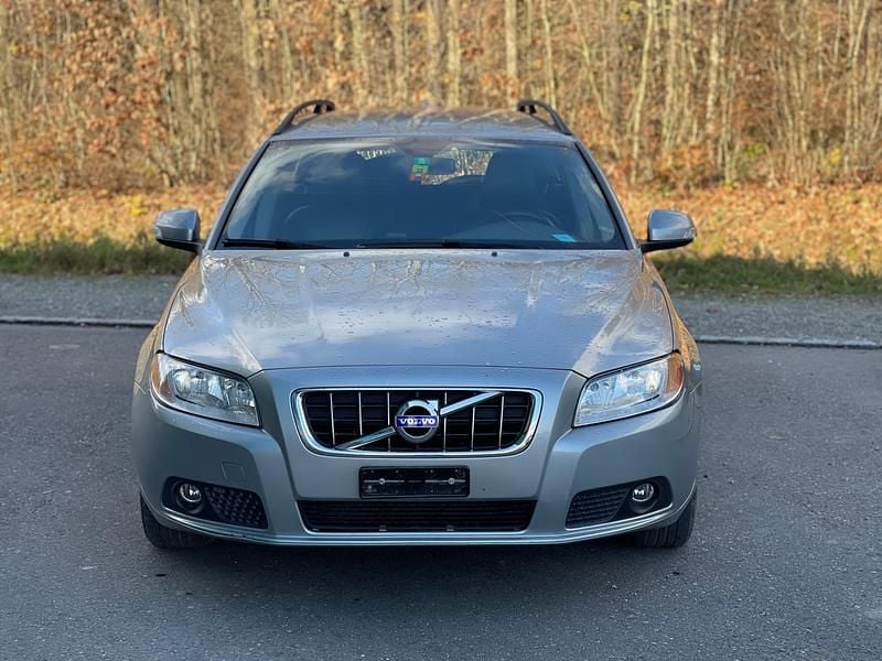 Gebraucht Volvo V70 Momentum 109 PS (80 kW) 2010 Kombi