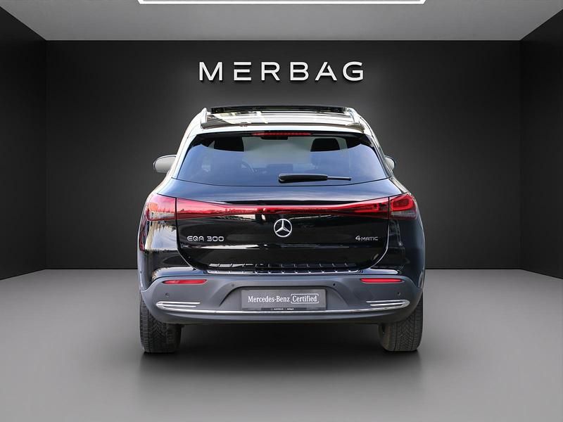 Gebraucht Mercedes EQA300 168 kW (229 PS) 2021 Schwarz SUV