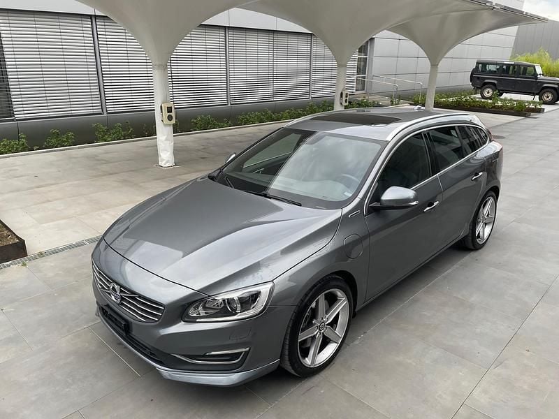 Gebraucht 2015 Volvo V60 Summum Kombi | CHF 15’900 (Teuer) - Bild 1/4