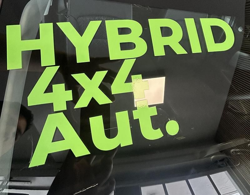 Neu Suzuki Vitara 110 PS (80 kW) 2025 Beige SUV