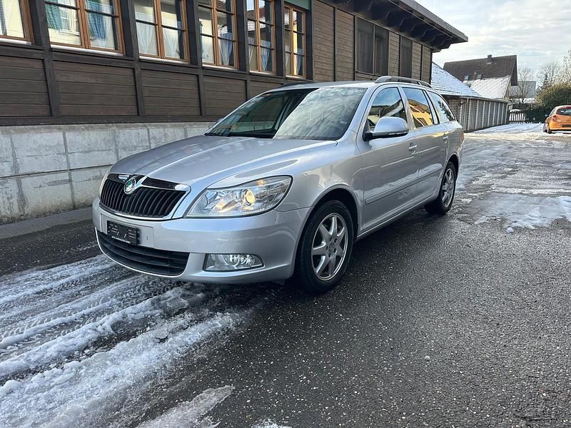 Gebraucht Skoda Octavia Ambition 122 PS (89 kW) 2013 Kombi