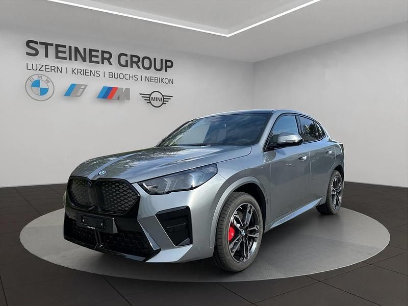 Grau Gebraucht 2025 BMW iX2 M Sport SUV | CHF 63’900 (Guter Preis) - Bild 1/4
