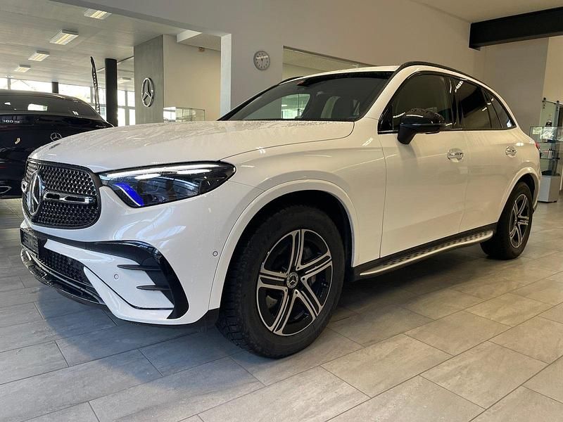 Gebraucht Mercedes GLC300e AMG line 258 PS (189 kW) 2024 SUV